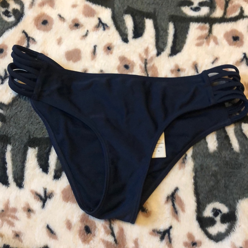 hollister bathing suit bottom (not sold anymore)